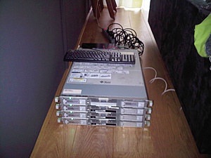 4x Sun X2200 M2 2x2Core + 4x 4GB FC HBA, tot 32GB mem.-foto-jpg