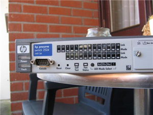 (TK) HP ProCurve 2524-hp_procurve_switch_2524_html_m6f7f38f-png
