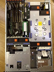2x IBM xSeries, 1x Sun StorEDGE A1000 en 12x 1U chassis-img_0919-800-jpg