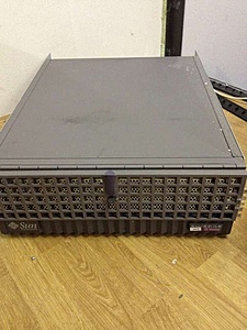 2x IBM xSeries, 1x Sun StorEDGE A1000 en 12x 1U chassis-img_0923-800-jpg