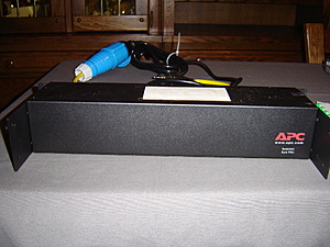 [TK] APC AP7922 Switched Rack PDU - 16 poort - 32 ampere-dsc07994-jpg