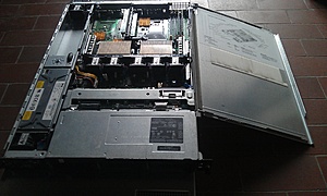 TK: 3 servers, crt monitor, paar rails. Af te halen, 0&euro;-2012-05-02-10-58-48-jpg
