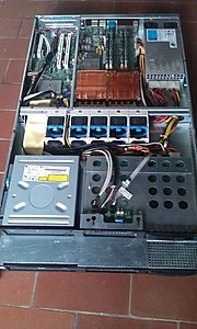 TK: 3 servers, crt monitor, paar rails. Af te halen, 0&euro;-2012-05-02-10-59-32-jpg