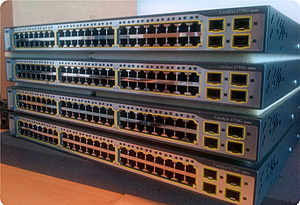 [TK] 4 x Cisco Gigabit Switches. WS-C3750G-48TS-E 48Gig port 4SFP L3 IPv6.....-fotoflexer_photo-jpg