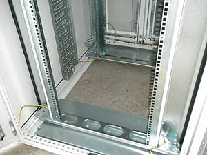 [TK] Serverkasten Rittal  3x 42HE en 15x 47HE-dscn0509-1-jpg