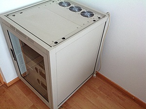 TK: 15INC Serverkast met 2x 4U Serverkasten-zijkantserver-jpg