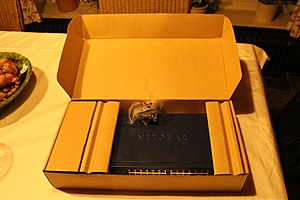 Netgear JGS524 24 port unmanaged gigabit switch-img_4392-jpg