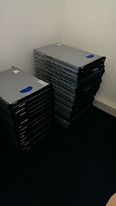 44 servers meeste 1u en  enkele 2u-imag0015-jpg