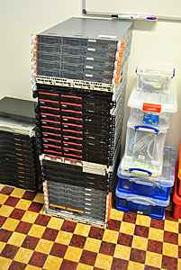 43 supermicro servers - 2 switchen - 4 APC - 2 STS - Kabels - ...-dsc_0068-jpg