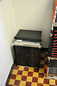 43 supermicro servers - 2 switchen - 4 APC - 2 STS - Kabels - ...-dsc_0070-jpg