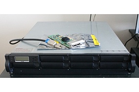 TEKOOP: SAN AXUS YOTTA 8 Bay incl controller en kabel-729572-big-jpg