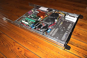 [TK] Nobrand/Supermicro 1u server Pentium 4 - 3000mhz - 512Mb Ram-339_side2-jpg