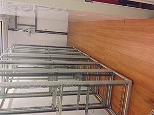 Heel veel netwerk/datacentre spullen uit failissement-foto-2-jpg