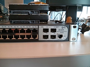 [TK] 3Com 2948-SFP Plus Switch (48-port, Gigabit)-3com-switch-jpg
