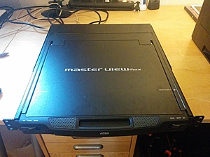 [TK] Aten CL1000 17" LCD KVM-aten_front1-jpg