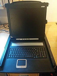 [TK] Aten CL1000 17" LCD KVM-aten_front2-jpg