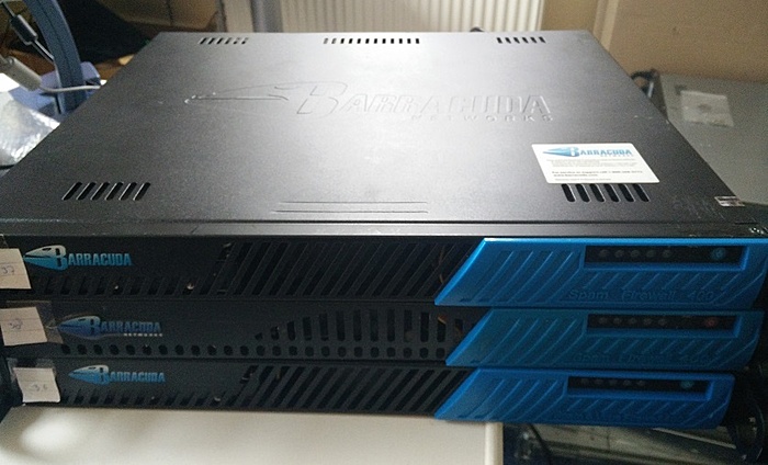 Barracuda Spam Firewall 400-1013976-jpg