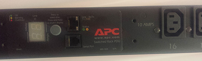52 stuks Supermicro servers, (2x) APC PDU 24-ports, (2x) APC PDU 8-ports, HP Procurve-apc-1-jpg