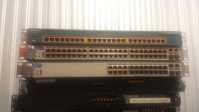 52 stuks Supermicro servers, (2x) APC PDU 24-ports, (2x) APC PDU 8-ports, HP Procurve-switches-jpg