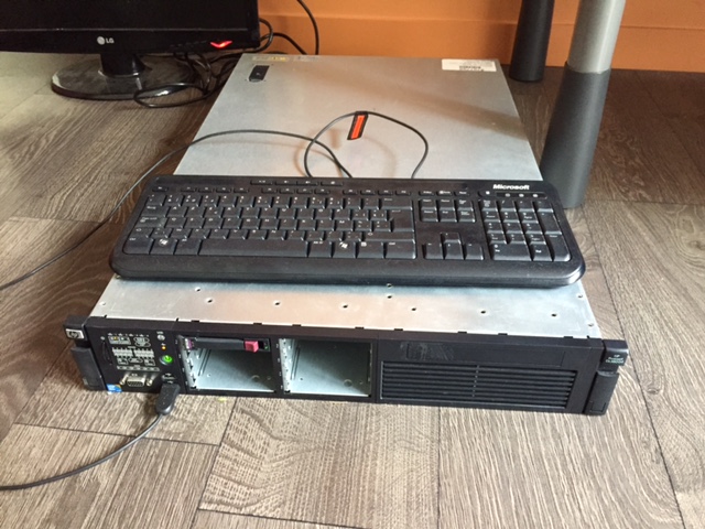 [TK] HP Proliant DL380 G6 Server - 8x HP 300GB SAS 10K-img_4107-jpg