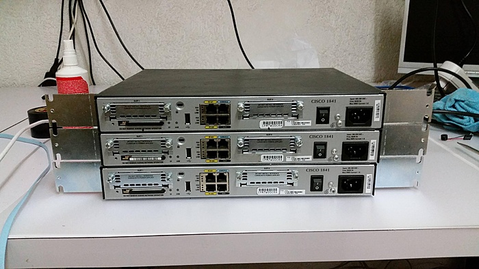 [TK] Cisco 1841 routers + rackmount-alkipbc-jpg