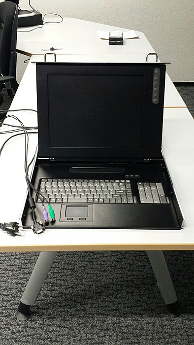 Te koop volledige Avocent KVM set-keyboard-lade-jpg