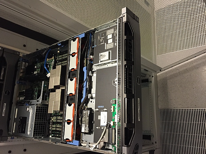TKA 8x Dell R710 - 2x X5570 Quadcore - 6x 3,5" slot-img_8117-jpg