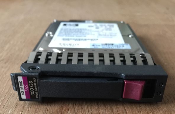 [TKA]  24 x HP 2.5" 300GB 10.000 RPM 6G DP SAS HDD eventueel met MSA-sas-10k-6g-dp-300gb_1-jpg