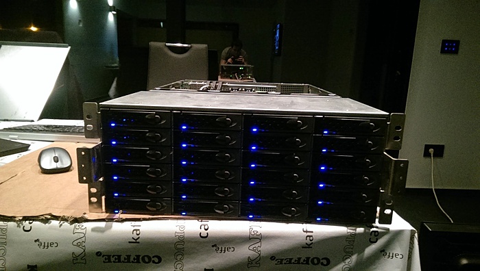 [TKA] 4U 24-bay serverbehuizing voor EUR 399-4u-24-bay-1-jpg