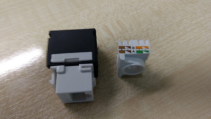 [TKA] Partij van 90 Cat5E Keystone jacks (Digitus)-img_20160719_150230069-jpg