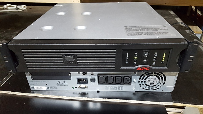 TK: APC Smart ups 750A rackmodel-ups-jpg