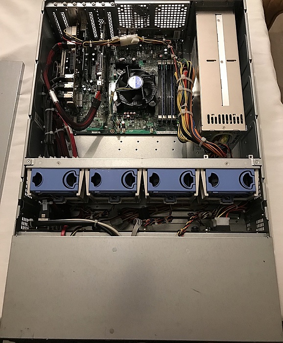 [TK] Partij 9 HPS Industrial 19" rack servers 42cores, 172GB &amp; 32TB-nas03-top-jpg