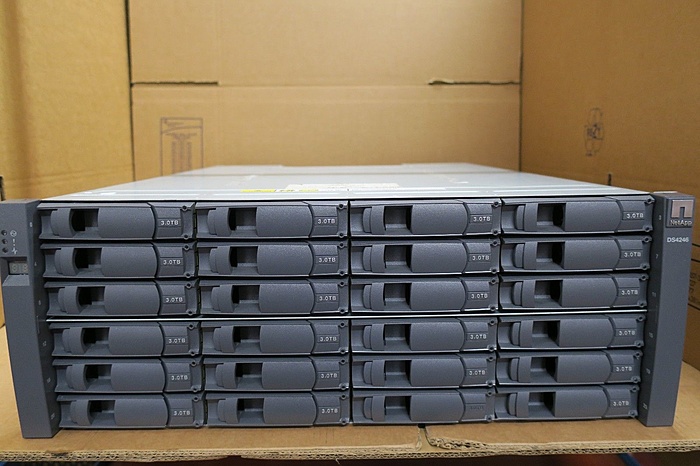 [TKA] NetApp DS4246 24bay disk shelf fully loaded (24x3TB)-netapp-ds4246-x309a-r6-24x3tb-storage-enclosure-front-jpg