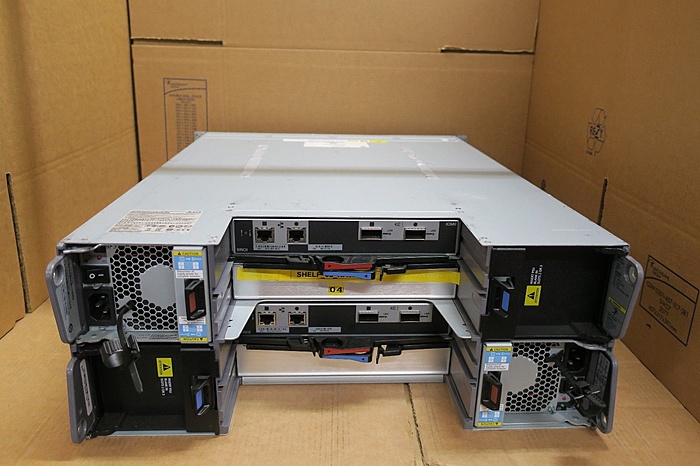 [TKA] NetApp DS4246 24bay disk shelf fully loaded (24x3TB)-netapp-ds4246-x309a-r6-24x3tb-storage-enclosure-back-jpg