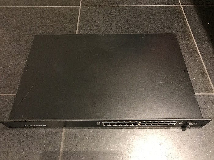 [TK] Ubiquiti Edgeswitches 24 250w PoE - ES-24-250W-a9578403-0504-40ea-848c-bf6e0a8a104d-jpeg