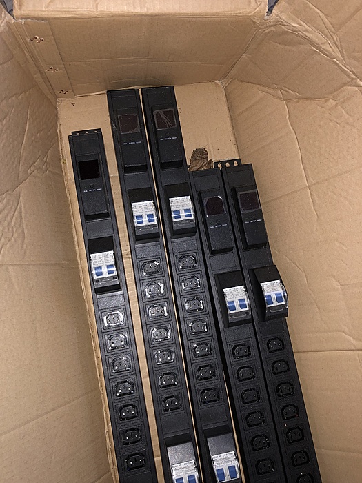 21 PDU&rsquo;s 96Ampere (3 fase)-img_1407-jpg