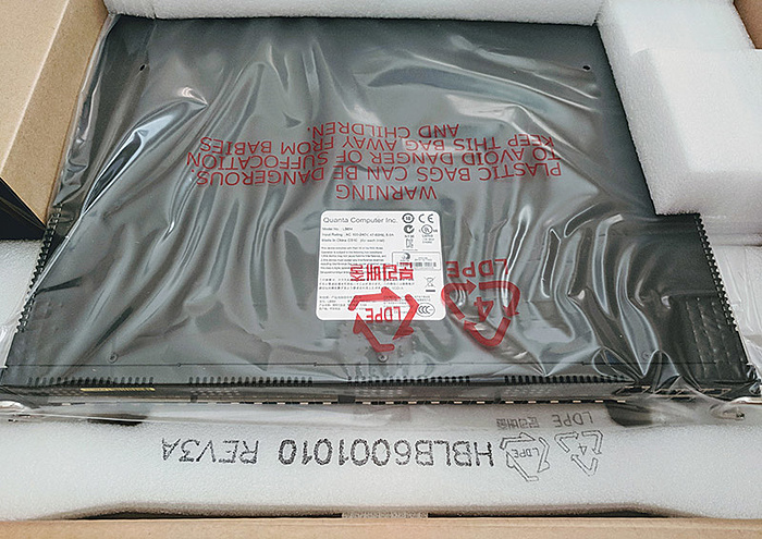 [TKA] 4x Quanta LB6M 24-port 10GbE SFP+ switch (nieuw) + 1x gebruikt-quanta-lb6m-new-box-jpg
