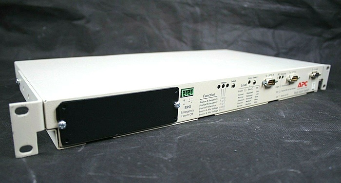 [TKA] 2x APC Smart UPS 2200 (rack)-apc-su044-1-redundant-switch-jpg