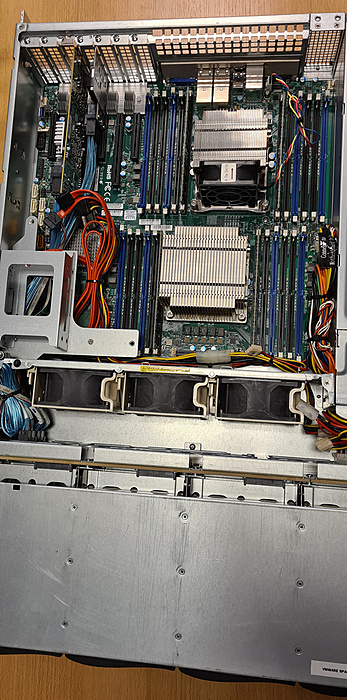 SuperStorage 6028R-E1CR12N aangeboden-server-jpg