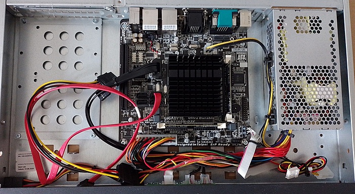 TKA: QuadCore Intel Celeron 1U 19? server. 8GB RAM 2x LAN, 4x USB-quadcore-intel-celeron-1u-server-8gb-ram-dual-lan-134313-scaled-jpg