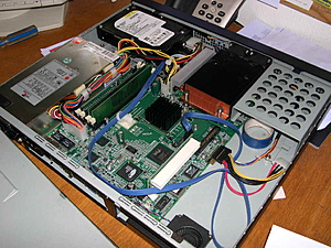 TK: 19'' 1U rackserver, 2,4GHz, 512 MB Ram, 250 GB HDD-dscn2369-jpg