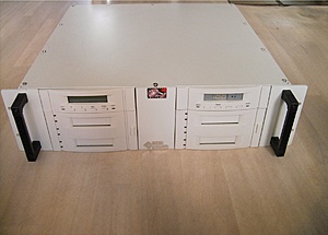 [TK] 3x IDE/SCSI RAID Storage case 270GB (Max 2,4 TB)-front-jpg