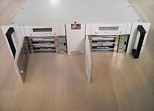 [TK] 3x IDE/SCSI RAID Storage case 270GB (Max 2,4 TB)-frontopen-jpg