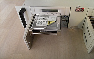 [TK] 3x IDE/SCSI RAID Storage case 270GB (Max 2,4 TB)-open_hd-jpg