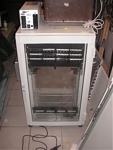 [TK] Diverse apparatuur (rack, switch, voip)-pict0233-jpg