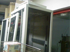 [TK] Compaq 46U rack / 42U Rack voor &euro;100!-photo-0212-jpg