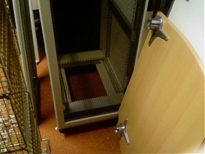 [TK] Compaq 46U rack / 42U Rack voor &euro;100!-photo-0213-jpg