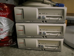[TKA] Compaq 1 GHZ Desktops (2 stuks)-sff-jpg