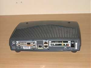 [TK] Cisco 1700 Series routers-1720-back-jpg