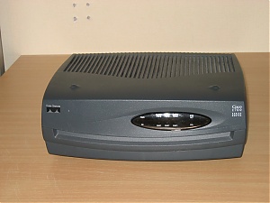[TK] Cisco 1700 Series routers-1750-front-jpg